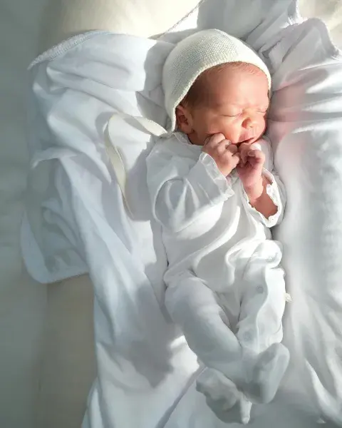 El album de fotos de Olivia, la hija de Kun Agüero y Sofía Calzetti. El album de fotos de Olivia, la hija de Kun Agüero y Sofía Calzetti.