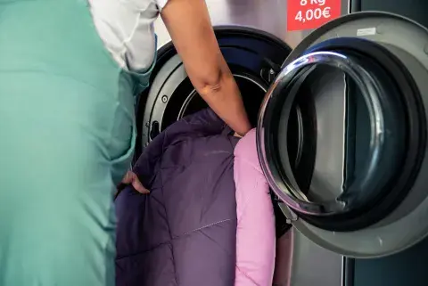 Elegí un ciclo de lavado medio para asegurarte de que tanto tus mantas como tu lavarropas sobrevivan Elegí un ciclo de lavado medio para asegurarte de que tanto tus mantas como tu lavarropas sobrevivan