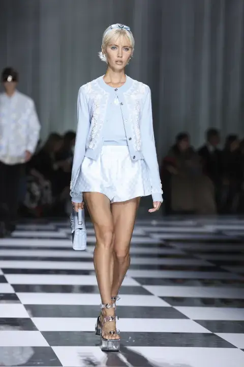 Modelo en el desfile de Versace. Modelo en el desfile de Versace.