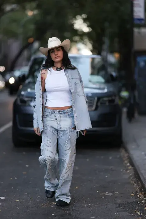 Invitada a un desfile de la semana de la moda en Nueva York. Invitada a un desfile de la semana de la moda en Nueva York.
