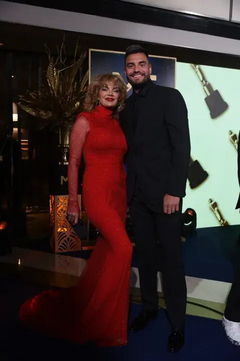 Eliana Guercio y Chiquito Romero en la alfombra roja del Martín Fierro 2024. Eliana Guercio y Chiquito Romero en la alfombra roja del Martín Fierro 2024.