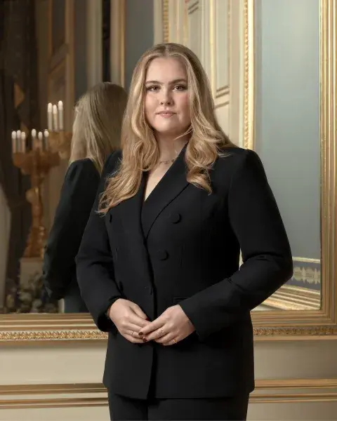 Amalia, la heredera al trono, ya se ha incorporado a numerosos eventos sociales Amalia, la heredera al trono, ya se ha incorporado a numerosos eventos sociales