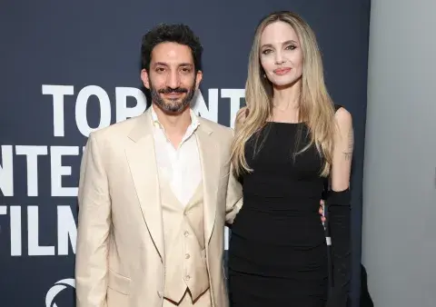 Foto de Juan Minujín y Angelina Jolie. Foto de Juan Minujín y Angelina Jolie.