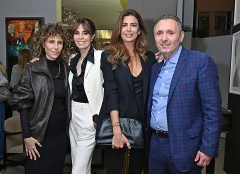 Foto de Juliana Awada en la galería de arte de Daniel Maman. Foto de Juliana Awada en la galería de arte de Daniel Maman.