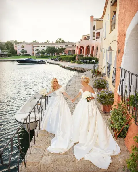 Foto de la boda de Rebel Wilson con Ramona Agruma. Foto de la boda de Rebel Wilson con Ramona Agruma.