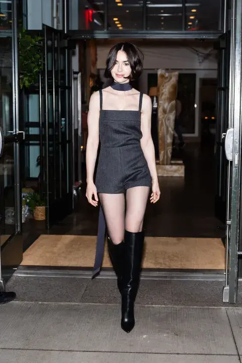 Lily Collins vestida de Gucci en Nueva York. Lily Collins vestida de Gucci en Nueva York.