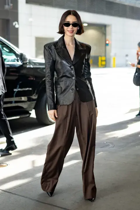Foto de Lily Collins el 19 de septiembre de 2024 en la ciudad de Nueva York. Foto de Lily Collins el 19 de septiembre de 2024 en la ciudad de Nueva York.