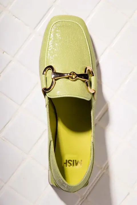 Foto de un mocasín. Foto de un mocasín.