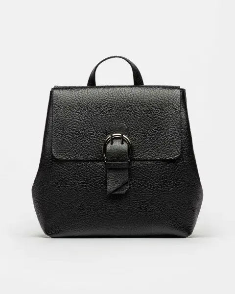 Foto de una mochila elegante. Foto de una mochila elegante.