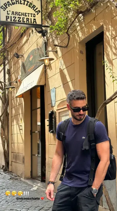 Nico Occhiato de vacaciones en Italia.
