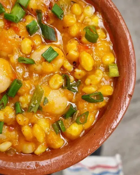 En Perro y medio Bake & Food hay cocina abierta al paso hasta agotar stock. En Perro y medio Bake & Food hay cocina abierta al paso hasta agotar stock.