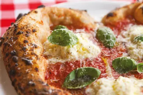 Pizza Corazón de burrata Pizza Corazón de burrata