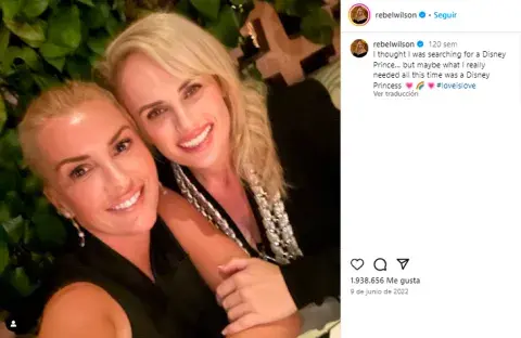 Captura de Posteo de Rebel Wilson expresando su amor por Ramona Agruma. Captura de Posteo de Rebel Wilson expresando su amor por Ramona Agruma.