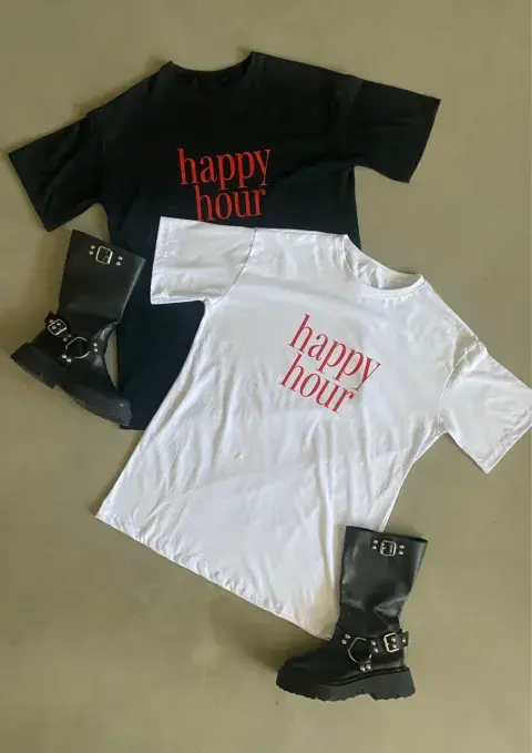 Foto de dos remeras. Foto de dos remeras.