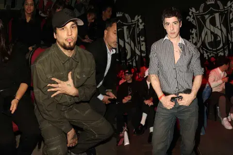 Dante Spinetta y Esteban Lamothe presentes en el desfile Dante Spinetta y Esteban Lamothe presentes en el desfile
