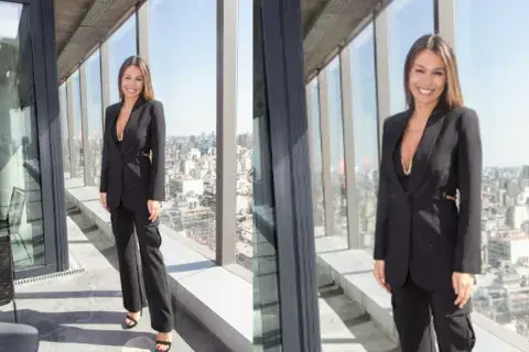 Pampita Ardohain fue una de las celebrities que dijo presente en el desfile de Benito Fernández