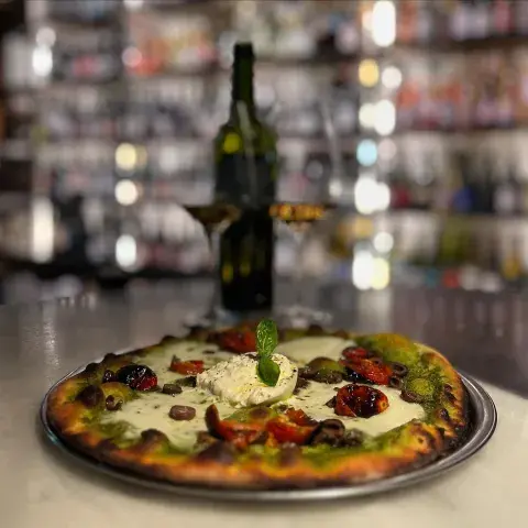 vino y pizza vino y pizza