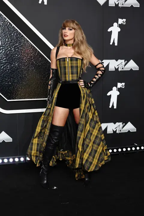 Taylor Swift en la alfombra roja de los MTV VMAs 2024. Taylor Swift en la alfombra roja de los MTV VMAs 2024.