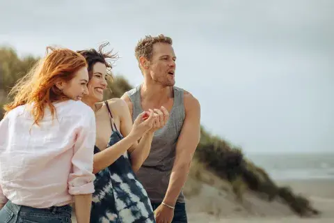 La serie de alto voltaje con el protagonista de Outlander que arrasa en streaming. La serie de alto voltaje con el protagonista de Outlander que arrasa en streaming.