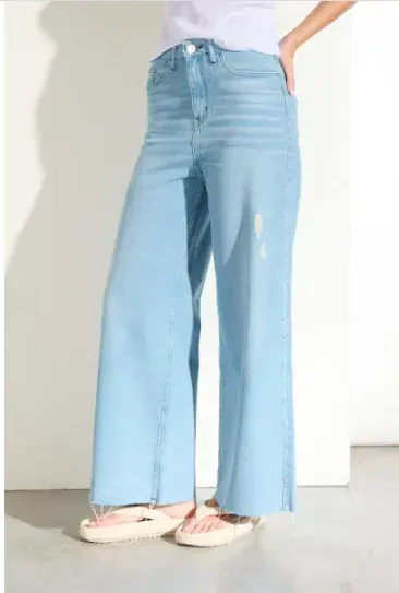 Jean wide leg. Jean wide leg.