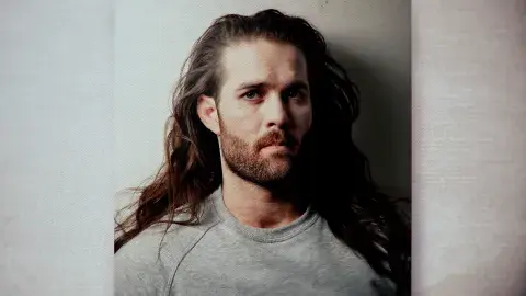 Imagen de Ben, uno de los peores ex del mundo en la serie éxito de Netflix. Imagen de Ben, uno de los peores ex del mundo en la serie éxito de Netflix.