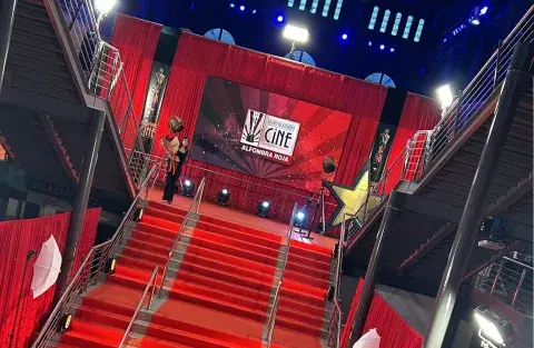 Foto de La alfombra roja del Martín Fierro de Cine. Foto de La alfombra roja del Martín Fierro de Cine.