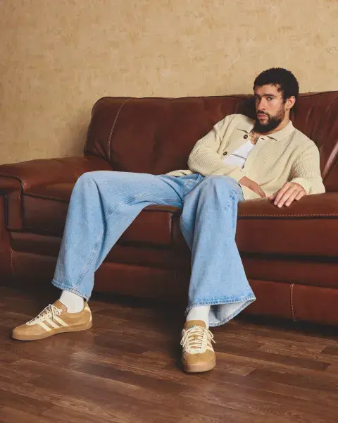 Bad Bunny con las nuevas zapatillas Adidas Bad Bunny con las nuevas zapatillas Adidas