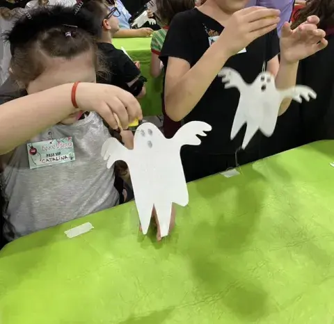 Didáctico espacio: taller de experimentos para Halloween. Didáctico espacio: taller de experimentos para Halloween.