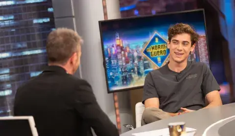 Foto de Pablo Motos y Franco Colapinto en El Hormiguero. Foto de Pablo Motos y Franco Colapinto en El Hormiguero.