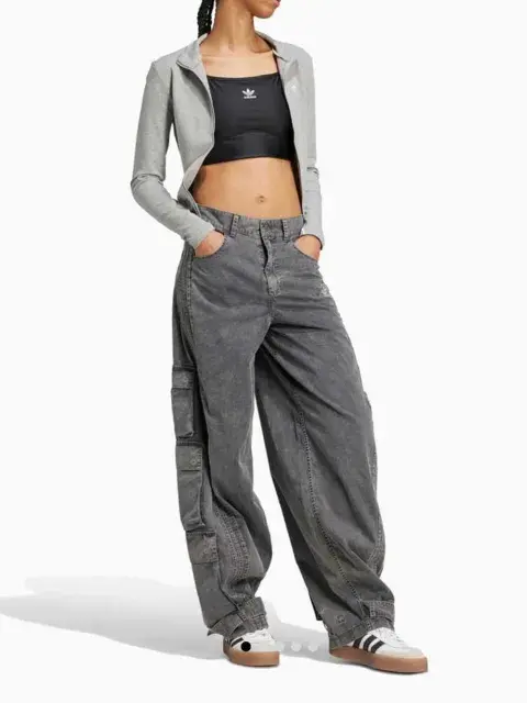 El pantalón cargo de Antonela Roccuzzo El pantalón cargo de Antonela Roccuzzo