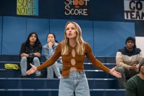 Fotograma de una escena de la serie Nadie quiere esto. Fotograma de una escena de la serie Nadie quiere esto.