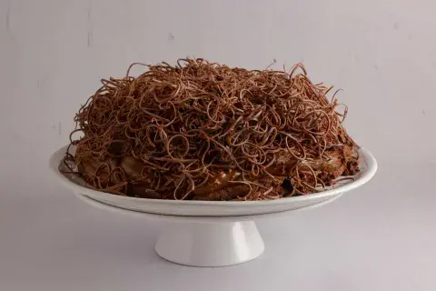 Entre las opciones clásicas se destacan la sablé, con discos de almendras, rellena de dulce de leche, crema y frutos rojos; o la brownie con merengue, rellena de mousse de chocolate, dulce de leche y merengue italianoEntre las opciones clásicas se destacan la sablé, con discos de almendras, rellena de dulce de leche, crema y frutos rojos; o la brownie con merengue, rellena de mousse de chocolate, dulce de leche y merengue italiano Entre las opciones clásicas se destacan la sablé, con discos de almendras, rellena de dulce de leche, crema y frutos rojos; o la brownie con merengue, rellena de mousse de chocolate, dulce de leche y merengue italianoEntre las opciones clásicas se destacan la sablé, con discos de almendras, rellena de dulce de leche, crema y frutos rojos; o la brownie con merengue, rellena de mousse de chocolate, dulce de leche y merengue italiano
