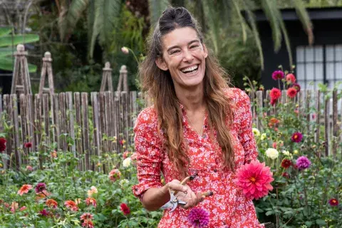 Paquita Romano es una de las invitadas a una entrevista en vivo. Paquita Romano es una de las invitadas a una entrevista en vivo.