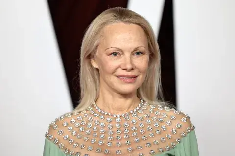 Foto de Pamela Anderson en los Premios Mujeres del Año 2024. Foto de Pamela Anderson en los Premios Mujeres del Año 2024.