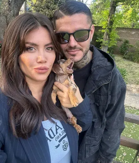 La foto de Wanda Nara y Mauro Icardi junto a Cookie que confirmaría la reconciliación de la pareja. La foto de Wanda Nara y Mauro Icardi junto a Cookie que confirmaría la reconciliación de la pareja.