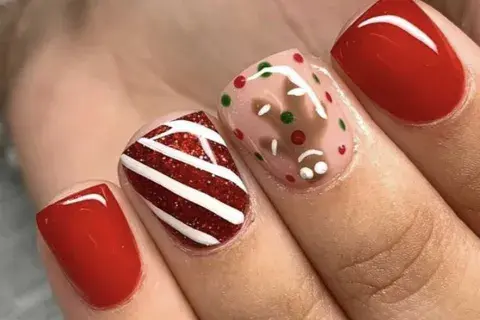 Por último, una idea más simple si es que el diseño de uñas no es lo tuyo, pero tampoco querés quedarte afuera de esta tendencia Por último, una idea más simple si es que el diseño de uñas no es lo tuyo, pero tampoco querés quedarte afuera de esta tendencia