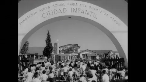 A partir de recuerdos de la República de los niños, arte en formato cine. A partir de recuerdos de la República de los niños, arte en formato cine.