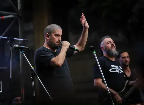Patricio Fontanet era el cantante y líder de Callejeros. Patricio Fontanet era el cantante y líder de Callejeros.
