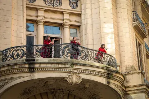 Uno de los puntos del recorrido es un edificio Bencich. Uno de los puntos del recorrido es un edificio Bencich.