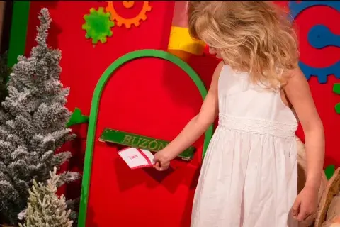 Lugares adonde podés llevar la carta a Papá Noel. Lugares adonde podés llevar la carta a Papá Noel.