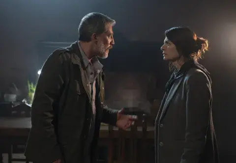 Alberto Ammann y Soledad Villamil en Atrapados, serie argentina de Netflix. Alberto Ammann y Soledad Villamil en Atrapados, serie argentina de Netflix.