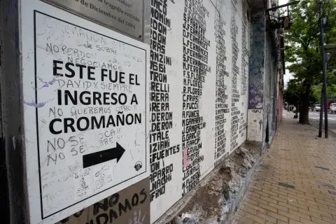 Mural homenaje a las víctimas de Cromañón. Mural homenaje a las víctimas de Cromañón.