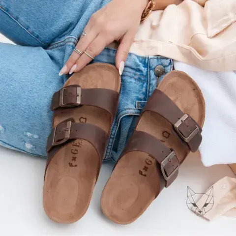 Foto de unas sandalias tipo Birken. Foto de unas sandalias tipo Birken.