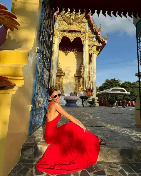 El vestido rojo con el que Pampita deslumbró en Tailandia. El vestido rojo con el que Pampita deslumbró en Tailandia.