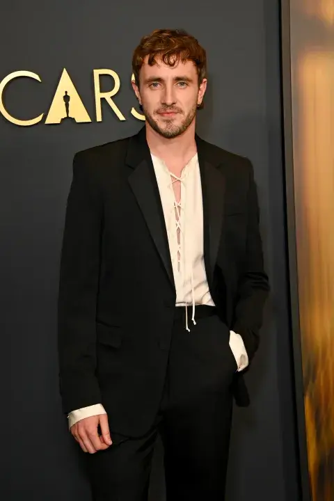 Paul Mescal en la alfombra roja de los Governors Awards. Paul Mescal en la alfombra roja de los Governors Awards.