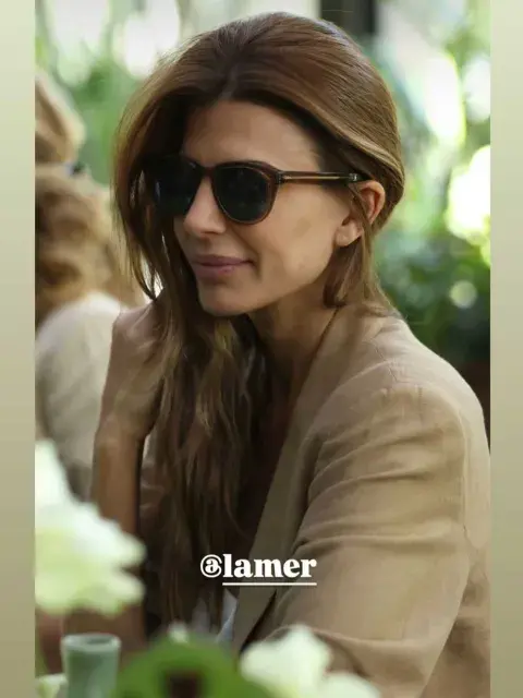Infaltables los lentes de sol en los looks de día de Juliana Awada Infaltables los lentes de sol en los looks de día de Juliana Awada