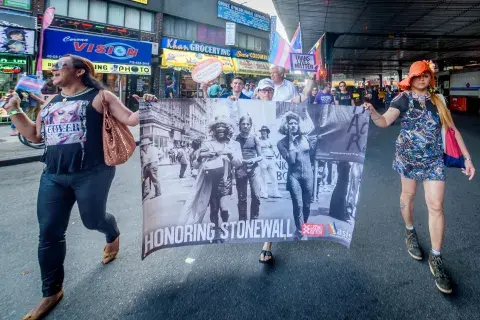 Mujeres manifestando en las calles de New York Mujeres manifestando en las calles de New York