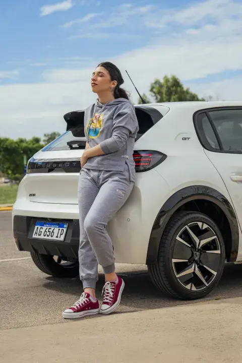 El Nuevo Peugeot 208 proporciona una experiencia de manejo única y una sensación de confort única al usuario. El Nuevo Peugeot 208 proporciona una experiencia de manejo única y una sensación de confort única al usuario.