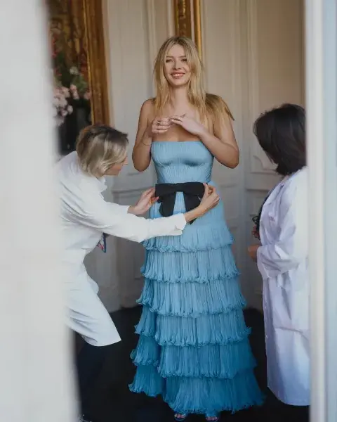 El look de Apple Martin en el Baile de los Debutantes. El look de Apple Martin en el Baile de los Debutantes.