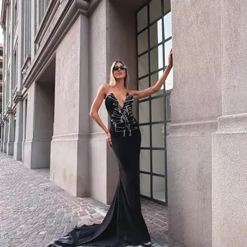 Cale Ruggeri eligió un vestido de Joti Harriague para el casamiento de Stephanie Damner. Cale Ruggeri eligió un vestido de Joti Harriague para el casamiento de Stephanie Damner.